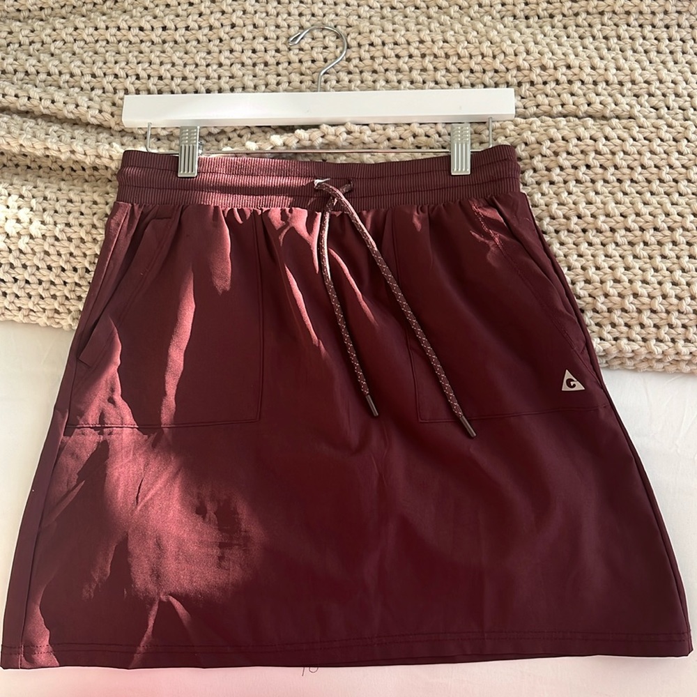 GERRY GOLF SKIRT LIGHTLY WORN WITH BUILT IN SKIRT